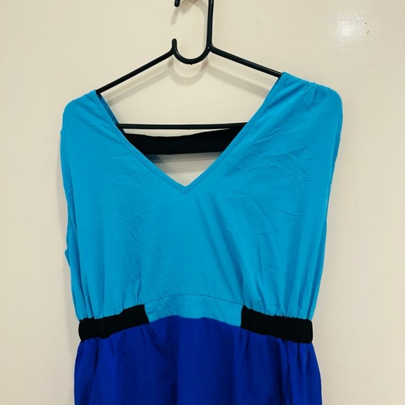 Blue top - Picture 13 of 13